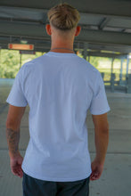 Lade das Bild in den Galerie-Viewer, Rose Shirt Weiß