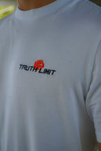 Lade das Bild in den Galerie-Viewer, Rose Shirt Weiß