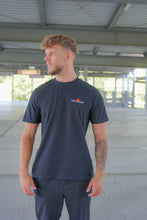 Lade das Bild in den Galerie-Viewer, Rose Shirt Schwarz