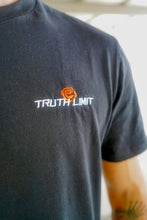 Lade das Bild in den Galerie-Viewer, Rose Shirt Schwarz
